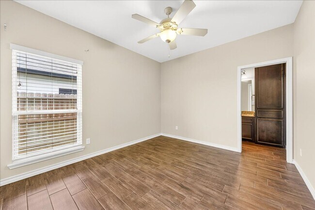Building Photo - 2417 Badlands Dr