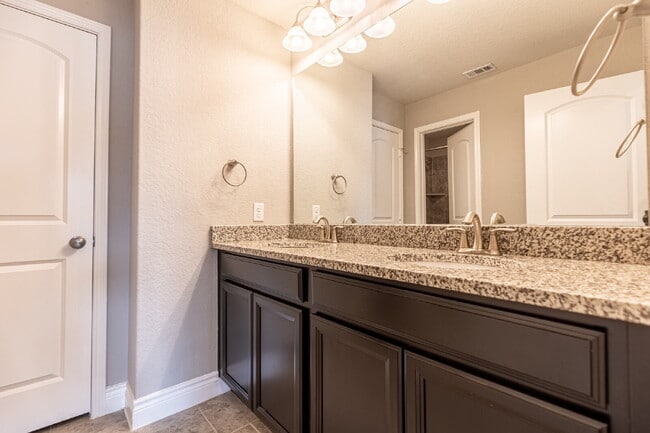 Building Photo - 27462 Paraiso Sands