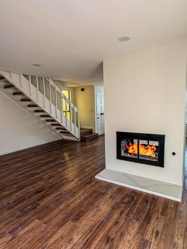 Building Photo - 801-803 N M Street