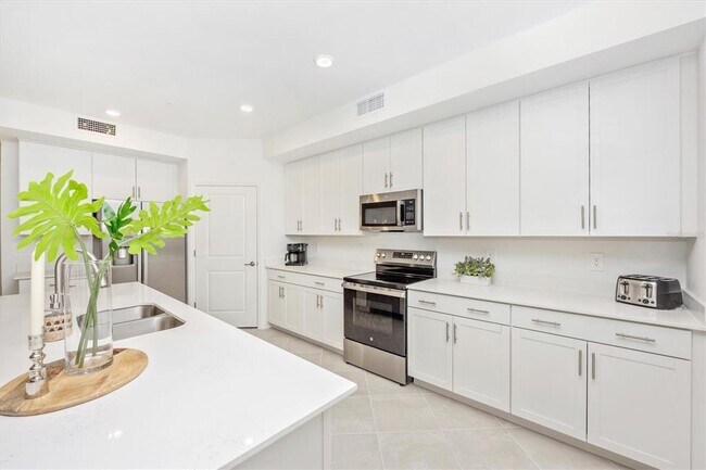 Building Photo - 12620 Radiance Ct