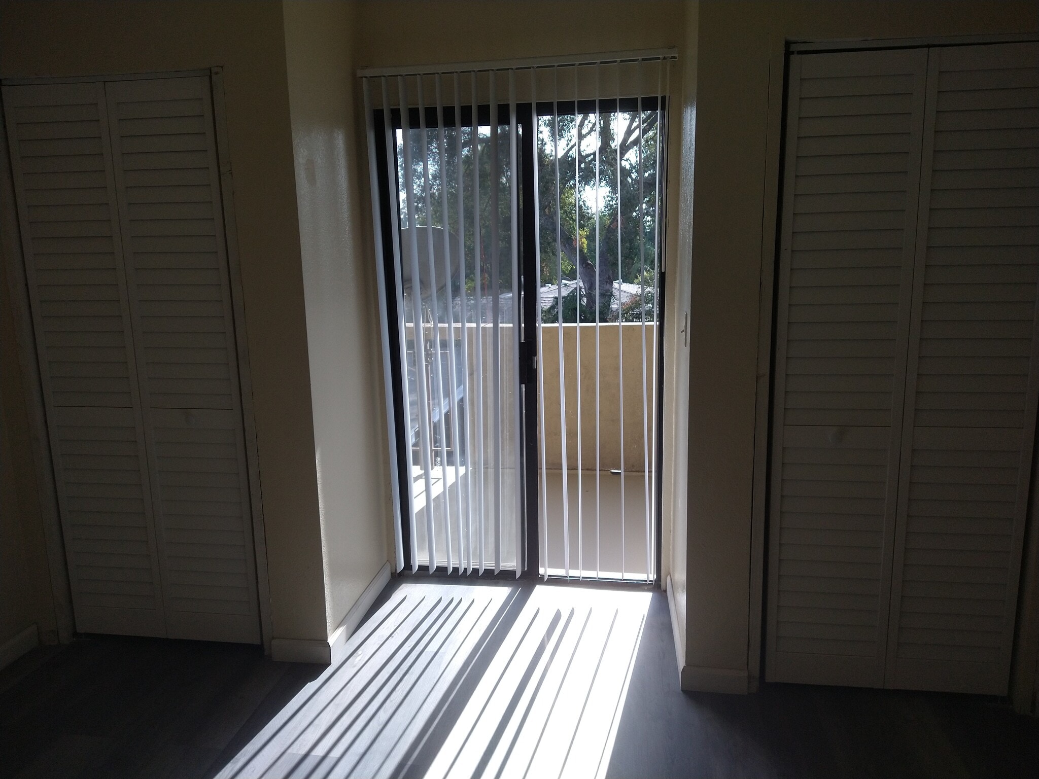 Building Photo - 430 N Chester Ave