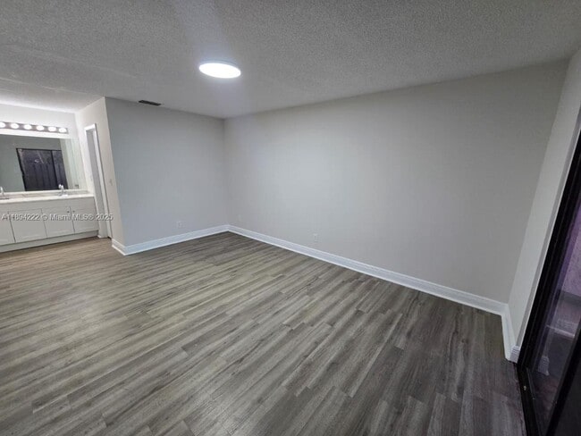 Building Photo - 4247 Willow Pond Cir
