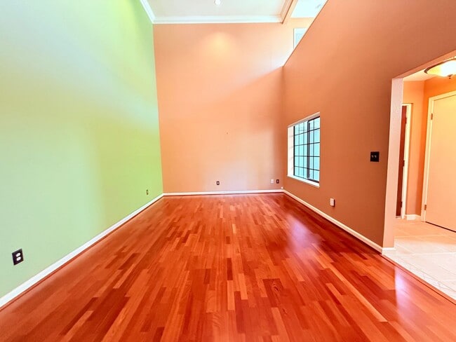 Building Photo - Charming and Move-in Ready, 3BD/2.5BA, Two-Story Townhome in Canyon Green at Canyon Lakes in San ...