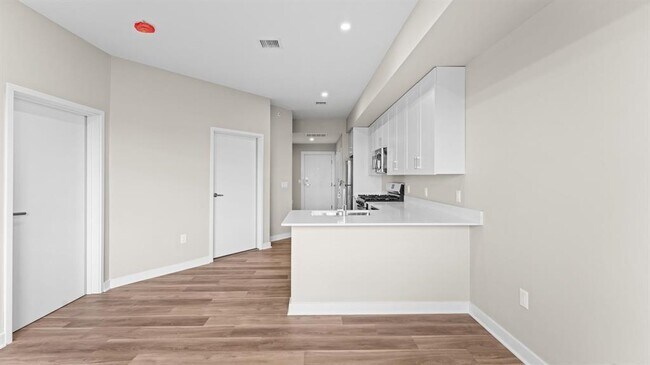 Building Photo - 475 Communipaw Ave