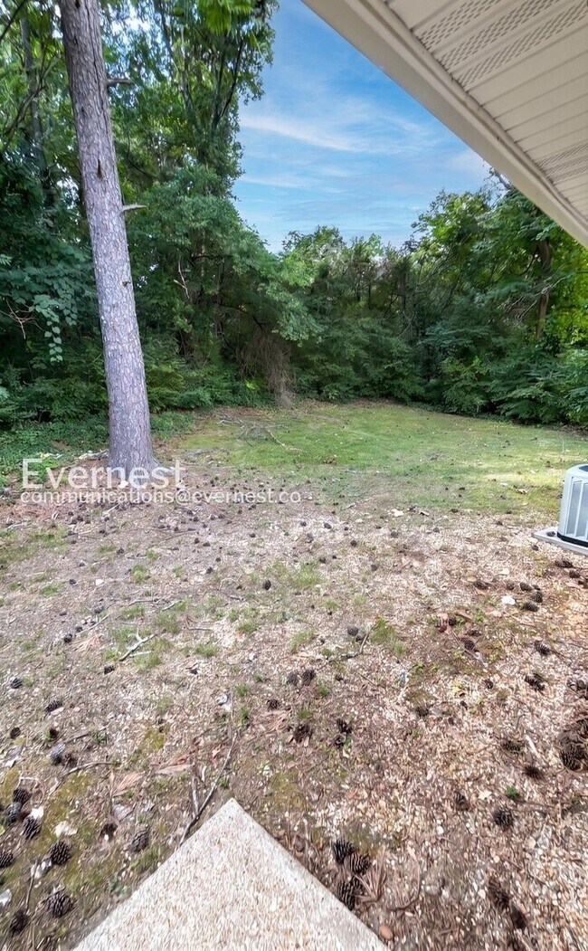 Building Photo - 2 Bed/1 Bath Home with Garage / Available Now!