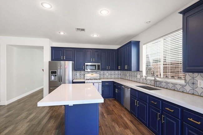 Building Photo - South Summerlin Single Story Pool And Spa Home