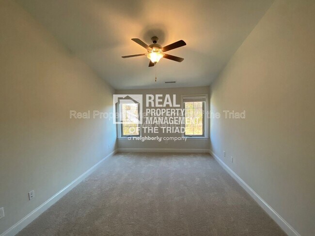 Building Photo - 4332 Holstein Dr