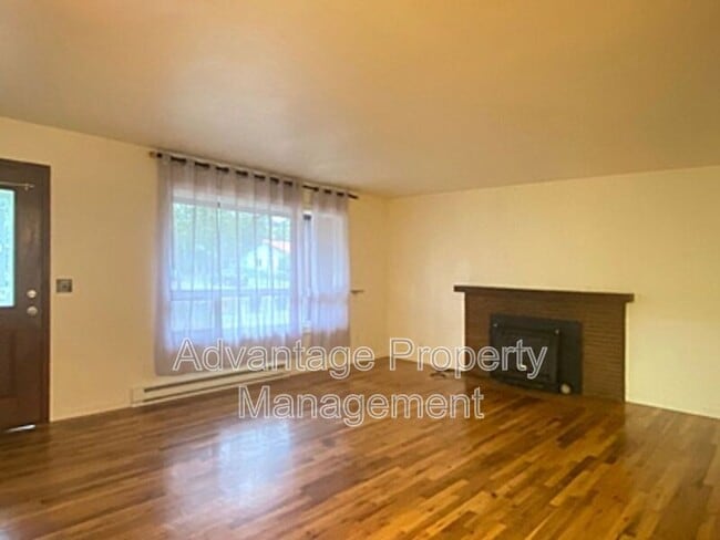 Building Photo - 1235 NW 27th St