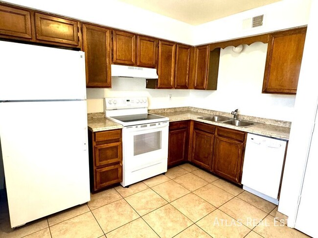 Building Photo - ***One Month Free***2 Bedroom 1 Bath close...