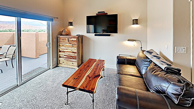 Building Photo - 3374 S Village Loop
