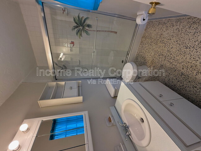 Building Photo - 671 NW 17th St