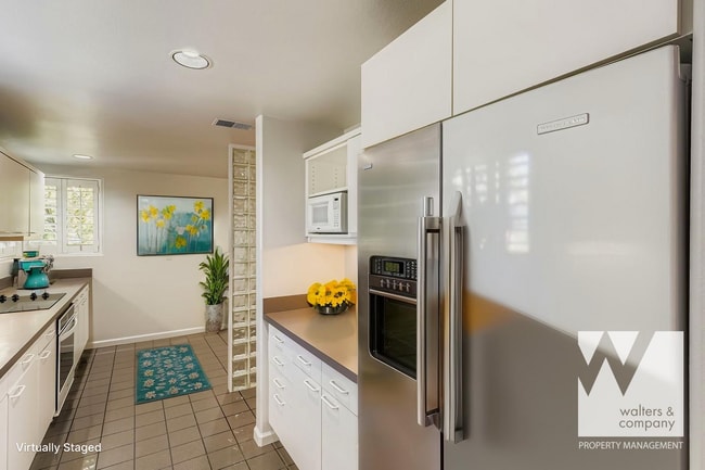 Building Photo - 701 S Milwaukee St