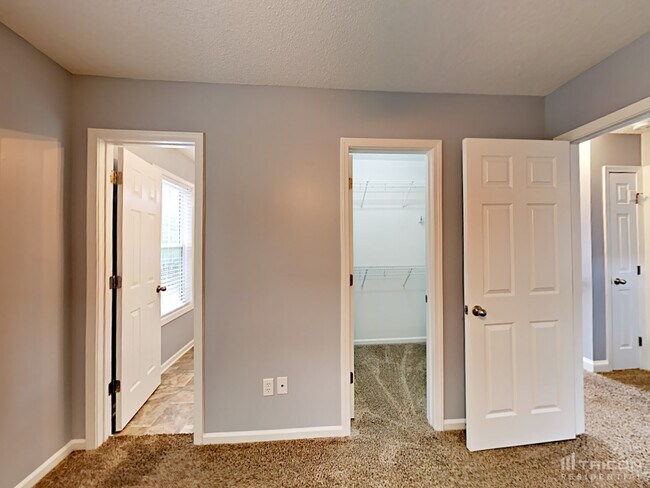 Building Photo - 7525 Rolling Meadows Ln
