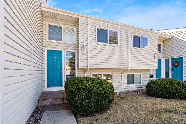 Building Photo - 2 bedroom, 1 bathroom in Loveland.