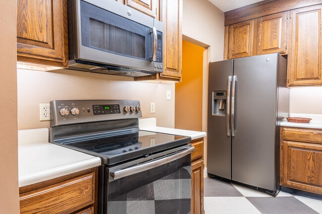 Building Photo - 355 S Broadway