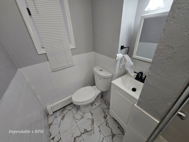 Building Photo - 22 Normandy St