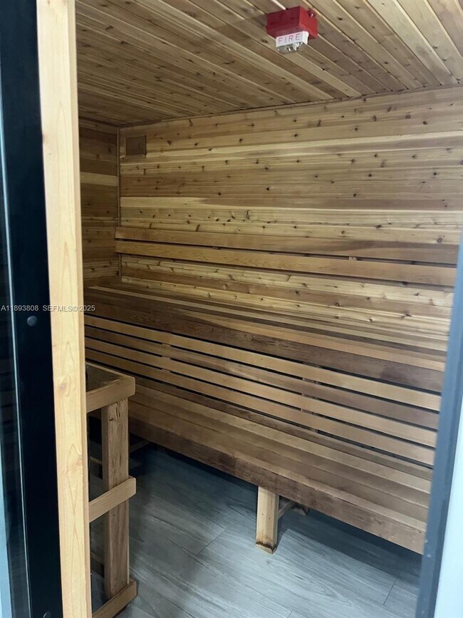 Building Photo - 17021 N Bay Rd