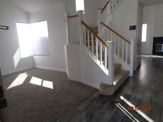 Building Photo - Cute and Clean 2 Story West Palmdale Home