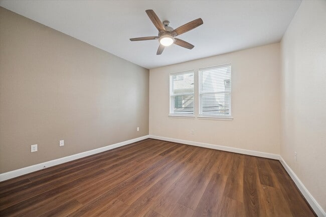 Building Photo - 6804 Westview Dr