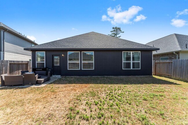 Building Photo - 40560 Goldeneye Pl