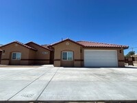Building Photo - 17515 Live Oak St