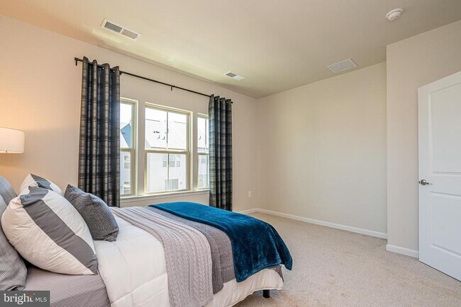 Building Photo - 3929 Small Roundtop Rd