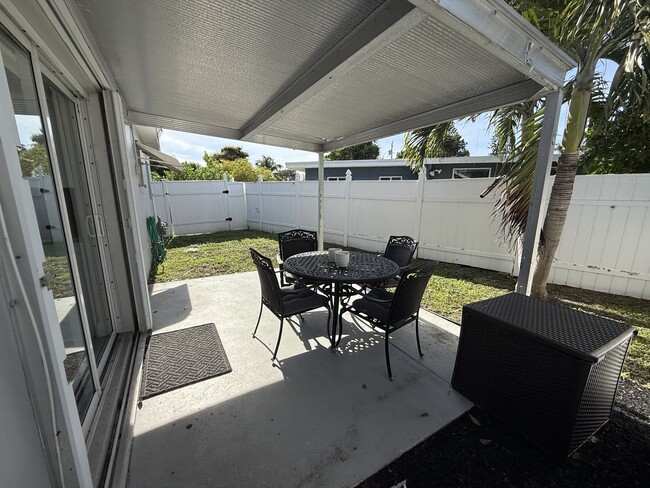 Backyard Patio - 299 Manchester St