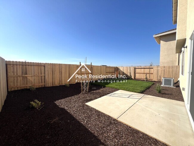 Building Photo - Brand New 4bd/2.5a Elk Grove Home-Must See!