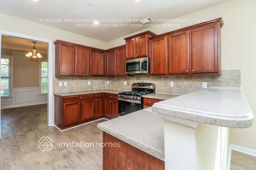 Building Photo - 316 Oakbridge Dr