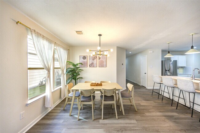 Building Photo - 1010 Hummingbird Point Ln