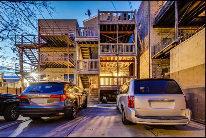 Building Photo - 2817 N Damen Ave