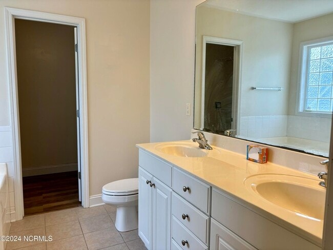 Building Photo - 7109 Verona Dr