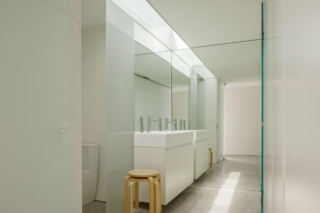 Building Photo - 483 Sandpiper St