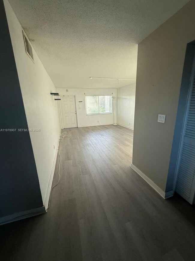 Building Photo - 2415 Lincoln St