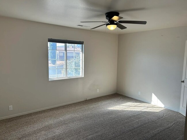 Building Photo - Gorgeous Santa Clara Home with Stunning Ki...
