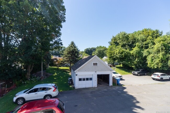 Building Photo - 207 Divinity St