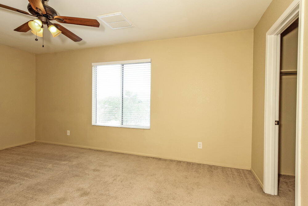 Building Photo - 1316 S Flaxseed Dr