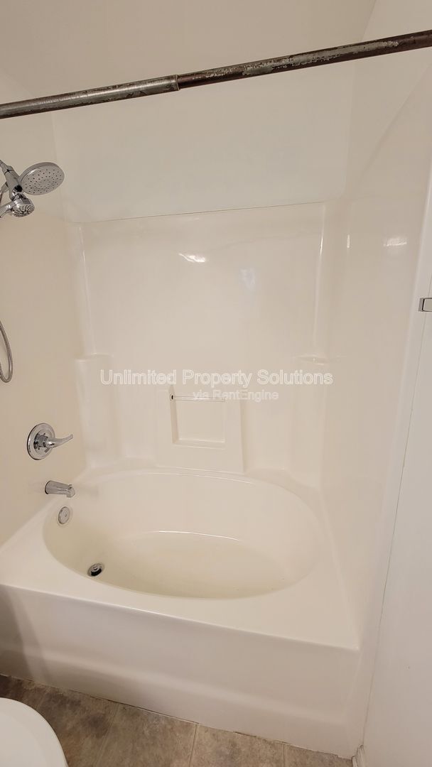 Building Photo - 226 Chambers St