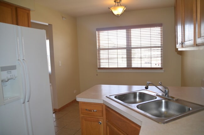 Building Photo - 2503 Dickens Dr