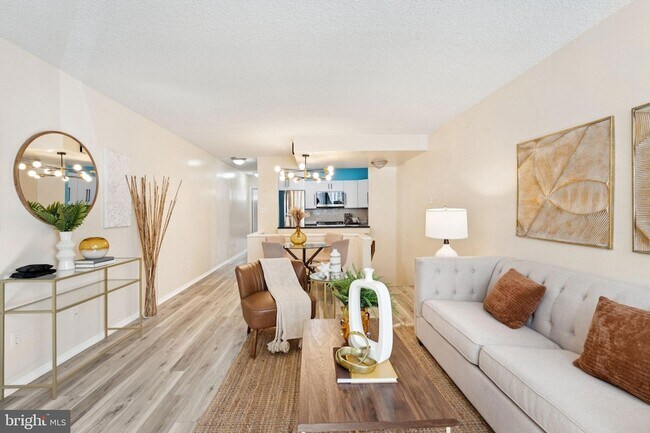 Building Photo - 1245 13th St NW