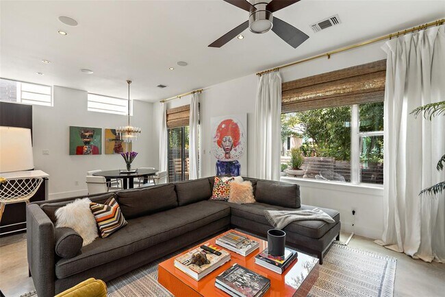 Building Photo - 2105 Goodrich Ave