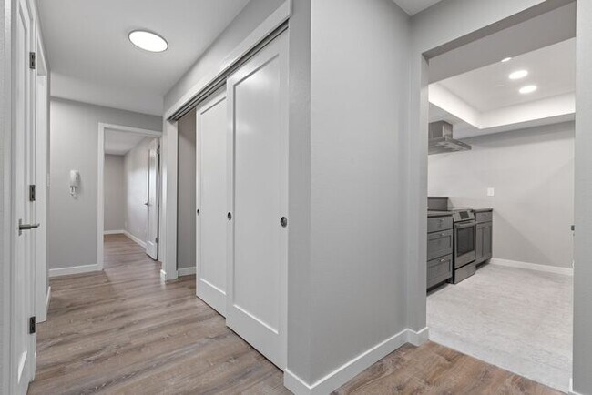 Building Photo - Large Freshly Remodeled and AIR CONDITIONE...
