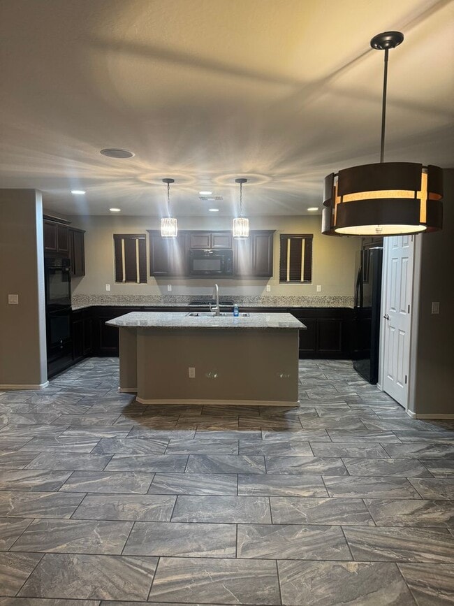 Building Photo - 16345 W Latham St