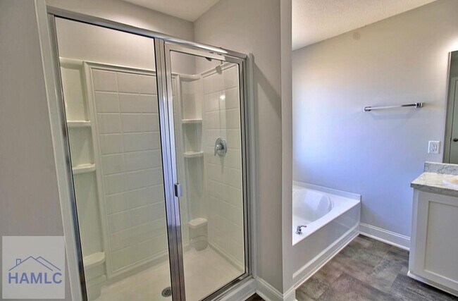 Building Photo - 326 Fairview Cir