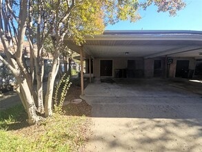 Building Photo - 2109 Fleur De Lis Ct