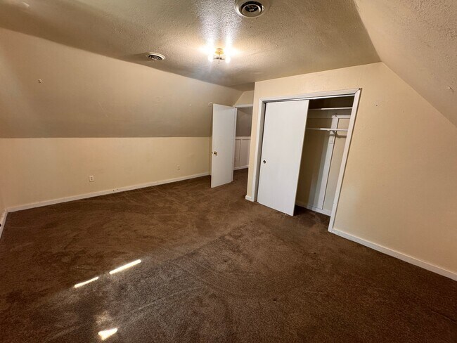 Building Photo - 2308 W Burnham St