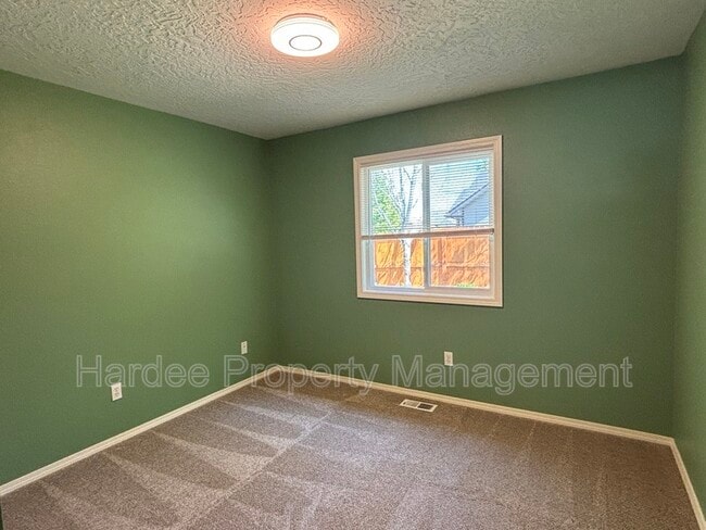 Building Photo - 2322 E Mugo St
