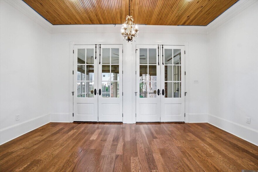 Building Photo - 926 Crown Alley