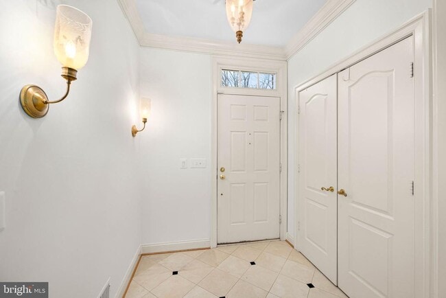 Building Photo - 4049 Mansion Dr NW