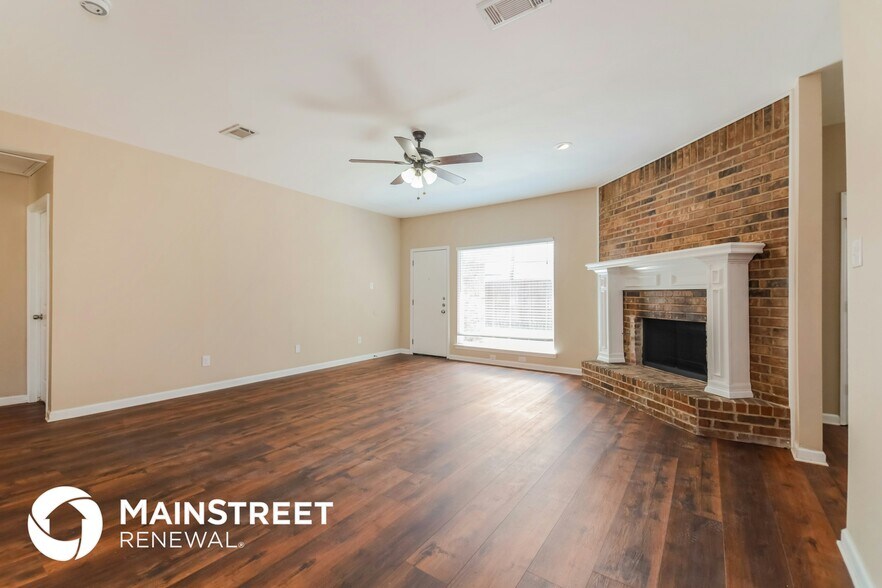 Building Photo - 9306 Chimneywood Dr